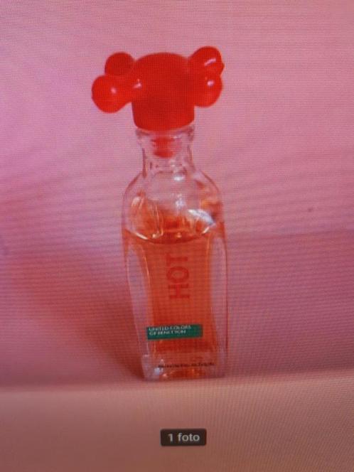 Parfum miniatuur Hot Benetton edt, Verzamelen, Parfumverzamelingen, Zo goed als nieuw, Miniatuur, Gevuld, Verzenden