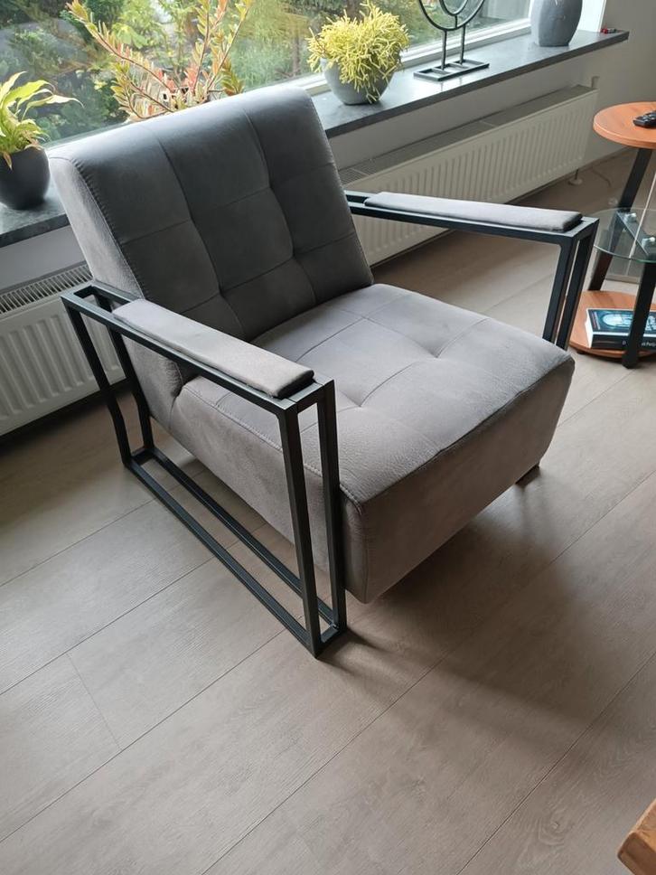 Nette, moderne antracietkleurige fauteuil, Huis en Inrichting, Fauteuils, Gebruikt, 50 tot 75 cm, 75 tot 100 cm, Ophalen