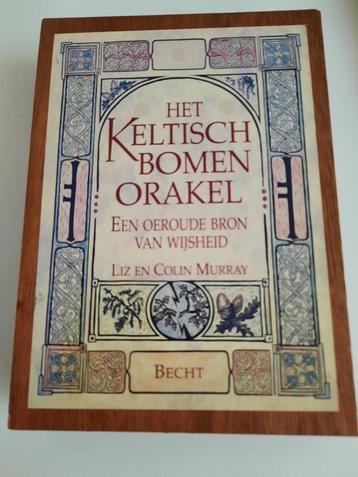 Het Keltisch bomenorakel . Liz en Colin Murray . houten doos beschikbaar voor biedingen