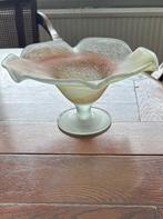 Vintage handgeblazen (fruit) schaal op voet, Huis en Inrichting, Woonaccessoires | Schalen en Manden, Schaal, Rond, Ophalen of Verzenden