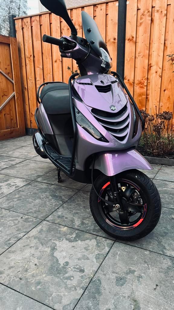 Te koop piaggio zip 2020 iget full opties brom, Fietsen en Brommers, Scooters | Piaggio, Zo goed als nieuw, Zip, Maximaal 45 km/u