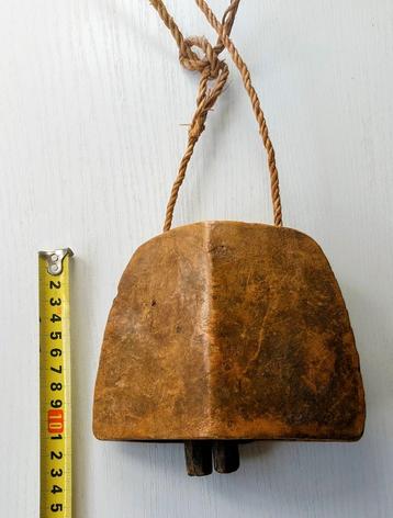 Antieke Houten Koebel beschikbaar voor biedingen