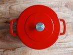 Combekk dutch oven 24 cm rood, Huis en Inrichting, Keuken | Potten en Pannen, Ophalen of Verzenden, Nieuw, Gietijzer, Koekenpan of Braadpan