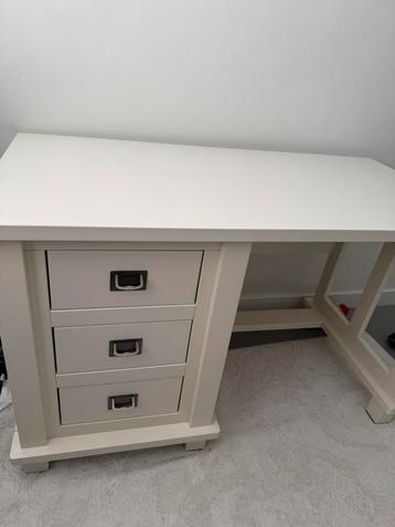 Bureau van kidsmill beschikbaar voor biedingen