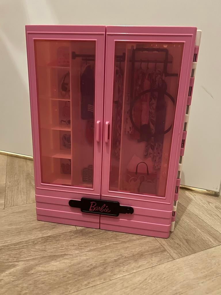 Barbie Kledingkast - Toebehoren, Ophalen of Verzenden, Zo goed als nieuw, Toebehoren