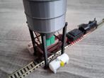 N spoor gasolietank & watertoren, Hobby en Vrije tijd, Modeltreinen | N-Spoor, Overige merken, Gelijkstroom of Wisselstroom, Brug, Tunnel of Gebouw
