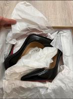 Christian Louboutin 12mm So Kate Patent maat 39, Kleding | Dames, Schoenen, Chistian Louboutin, Ophalen of Verzenden, Zo goed als nieuw