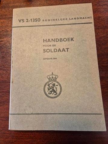 Handboek voor de Soldaat 1974 beschikbaar voor biedingen
