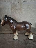 Porseleinen paard, Ophalen
