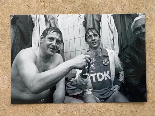 Org. zw/w foto 30x20 cm Johan Cruijff + Piet Schrijvers 1982, Verzamelen, Sportartikelen en Voetbal, Nieuw, Poster, Plaatje of Sticker