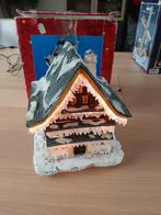 Kerst besneeuwde miniatuur kersthuis, Diversen, Kerst, Ophalen of Verzenden, Zo goed als nieuw