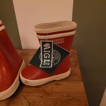 aigle regenlaarzen rood beschikbaar voor biedingen