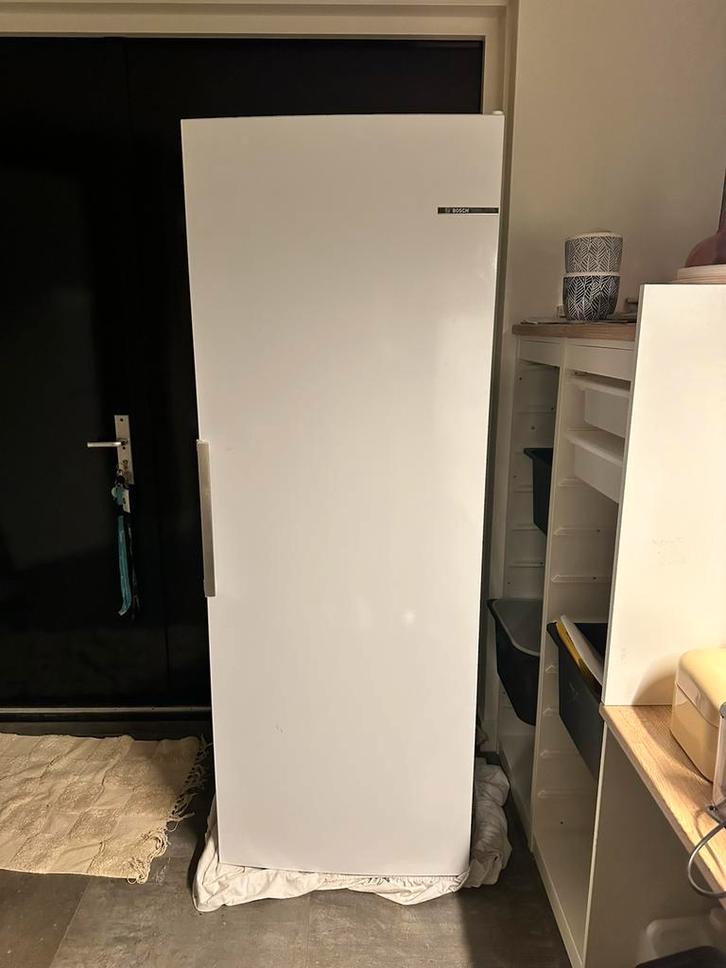 Bosch GSN58AWCV vriezer, Witgoed en Apparatuur, Koelkasten en IJskasten, Zo goed als nieuw, Met aparte vriezer, 200 liter of meer