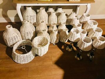 Boedel verkoop wit met hout kleur alles van echt hout beschikbaar voor biedingen