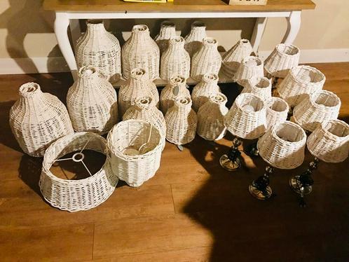 Boedel verkoop wit met hout kleur alles van echt hout, Huis en Inrichting, Tafels | Bijzettafels, Gebruikt, Vierkant, Minder dan 55 cm