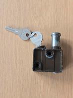 Antiek Frans RONIS slot met 2 sleutels. Werkt 100% €7,50, Antiek en Kunst, Antiek | Gereedschap en Instrumenten, Ophalen of Verzenden