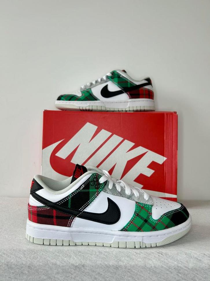 Nike Dunk Low Tartan Plaid (EU 36), Kleding | Dames, Schoenen, Nieuw, Sneakers of Gympen, Groen, Ophalen of Verzenden