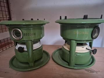 Twee Vintage Beccon Petroleumstellen beschikbaar voor biedingen