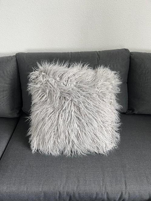 Sierkussens Dubbelzijdig Langharig Mongolian Bont Grijs, Huis en Inrichting, Woonaccessoires | Kussens, Nieuw, Grijs, Vierkant