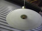 Hanglamp van messing met zandglazen kap, uittrekbaar, Huis en Inrichting, Lampen | Hanglampen, Ophalen of Verzenden, 'T Olde Gre-j