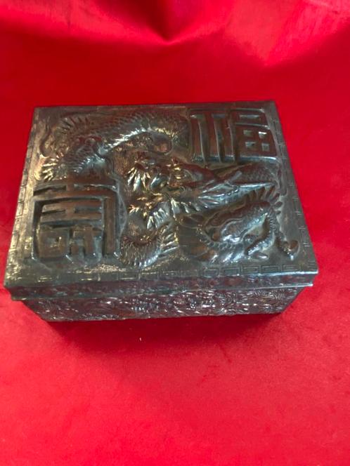 ANTIEKE CHINESE, VERZILVERD MESSINGEN TABAKSDOOS (10x8x4cm), Verzamelen, Rookartikelen, Aanstekers en Luciferdoosjes, Ophalen of Verzenden