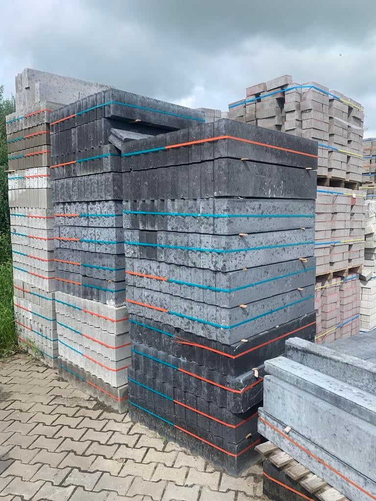 10x20x100 antraciet B-keus betonbanden €5,50 per stuk., Tuin en Terras, Bielzen en Borders, Nieuw, Biels, Beton, Minder dan 25 cm
