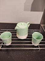 Theepot met 2 Mokken - Mintgroen Keramiek, Huis en Inrichting, Keuken | Servies, Ophalen, Keramiek, Zo goed als nieuw, Effen