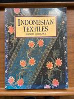 Traditioneel Indonesisch textiel, Ophalen of Verzenden, Gelezen, Michael Hitchcock