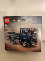 Lego 42203 tipping dump truck ongeopend maar doos is gedeukt, Ophalen of Verzenden, Zo goed als nieuw, Complete set, Lego