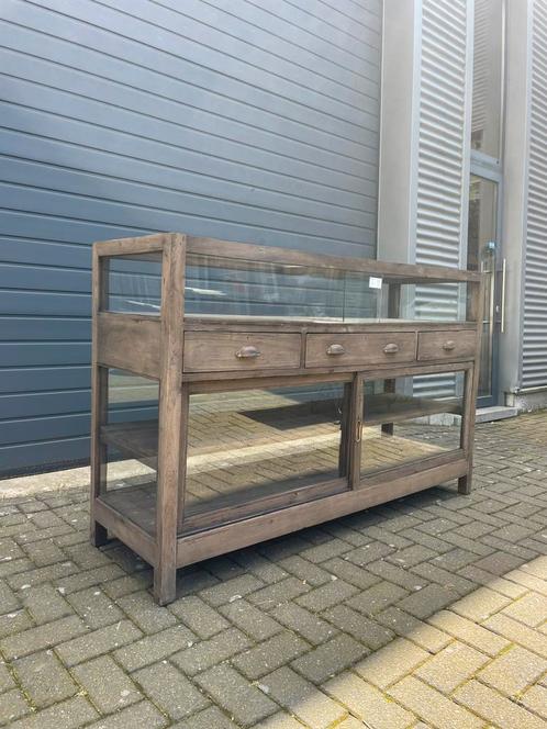 Antieke teakhouten vitrinekast/toonbank met lades, Huis en Inrichting, Woonaccessoires | Overige, Ophalen of Verzenden