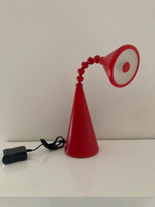 Vintage Ikea lampje Fryebo Ola Whiborg lamp rood, Huis en Inrichting, Lampen | Tafellampen, Zo goed als nieuw, Minder dan 50 cm