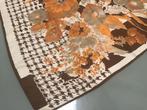Zuiver zijden sjaal, bloemmotief, vierkant, 70-70 cm., Ophalen of Verzenden, Zo goed als nieuw, Maat 46/48 (XL) of groter, Sjaal