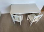Kindertafel en twee stoeltjes, Kinderen en Baby's, Kinderkamer | Tafels en Stoelen, Ophalen, Gebruikt, Tafel(s) en Stoel(en)