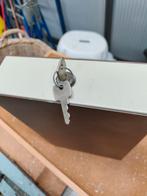 Vintage Metalen Ladekastje met Sleutel, Huis en Inrichting, Kasten | Dressoirs, Minder dan 50 cm, Gebruikt, Vintage, Ophalen of Verzenden