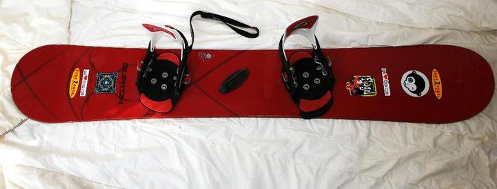 Burton snowboard met bindingen in tas, bieden vanaf €120, Sport en Fitness, Snowboarden, Gebruikt, Board, Ophalen