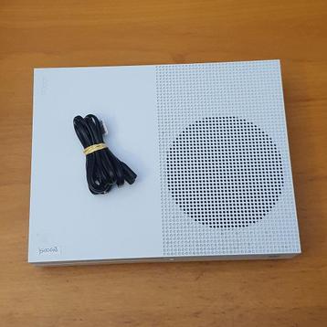 XBOX ONE S 500GB Console met Stroomkabel beschikbaar voor biedingen