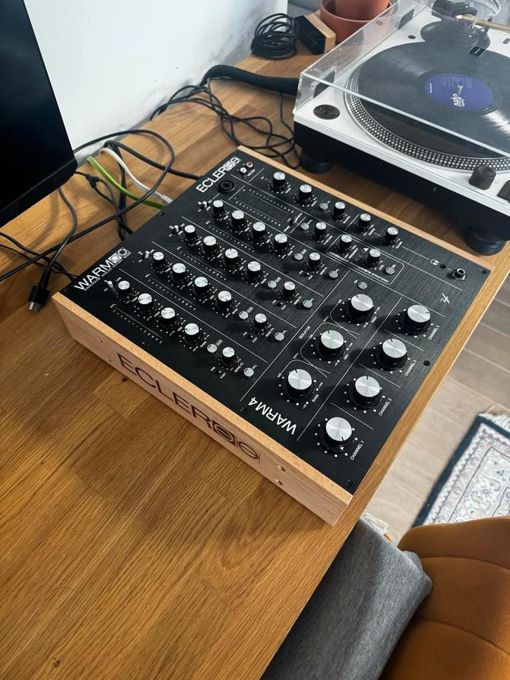 Ecler Warm4 Rotary Mixer, Muziek en Instrumenten, Mengpanelen, Gebruikt, Minder dan 5 kanalen, Microfooningang, Ophalen of Verzenden