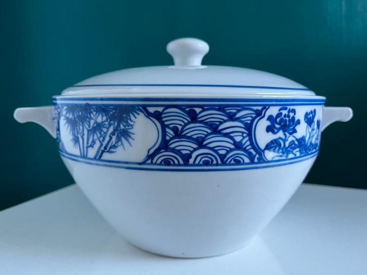 Vintage Vietnamese Terrine Serveerschaal, Huis en Inrichting, Keuken | Servies, Gebruikt, Schaal of Schalen, Overige stijlen, Porselein