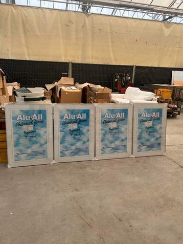 4 Aluminium Lijsten 70x100cm  beschikbaar voor biedingen