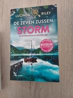 Lucinda Riley  / 2 boeken/ de zeven zussen, Boeken, Romans, Ophalen of Verzenden, Zo goed als nieuw, Nederland
