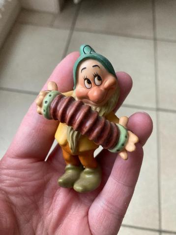WDCC SNOW WHITE BASHFUL ( sneeuwwitje ) ornament beschikbaar voor biedingen