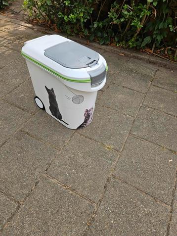 Curver Voederbox 35 liter katten of hondenbrokjea beschikbaar voor biedingen