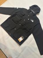 Supreme x The North Face Cargojas Zwart, Ophalen of Verzenden, Nieuw, Maat 52/54 (L), Zwart