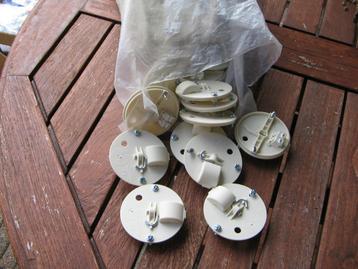 Centraaldoosdeksels Attema nieuw met kroonsteen. beschikbaar voor biedingen