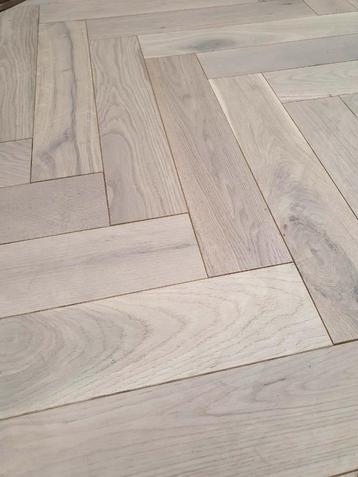 WEEKAANBIEDING! EIKEN VISGRAAT PARKET KANT EN KLAAR GEOLIED! beschikbaar voor biedingen