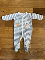 Boxpakje met voetjes Winnie de Pooh maat 68 Disney zgan, Jongetje of Meisje, Disney Baby, Ophalen of Verzenden, Zo goed als nieuw