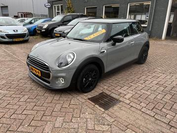 Mini One F56 1.5 2020 Grijs  Airco APK beschikbaar voor biedingen