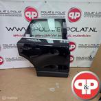 Q3 F3  rechts achter portier LY9T