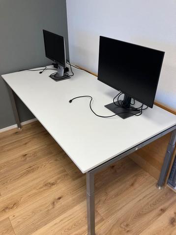 Degelijk bureau (1.8m bij 90cm) & ladeblok
