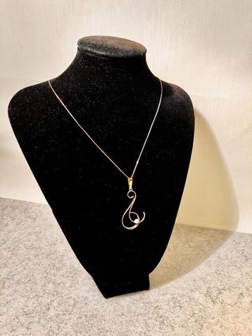 14k gouden muzieksleutel hanger met Venetiaanse ketting beschikbaar voor biedingen